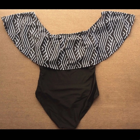 Off the Shoulder Monokini - Picture 3 of 3